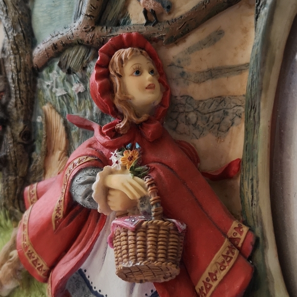 Vintage Resin Unique The Story of Little Red Riding Hood 3D Photo Frame - Picture 7 of 7